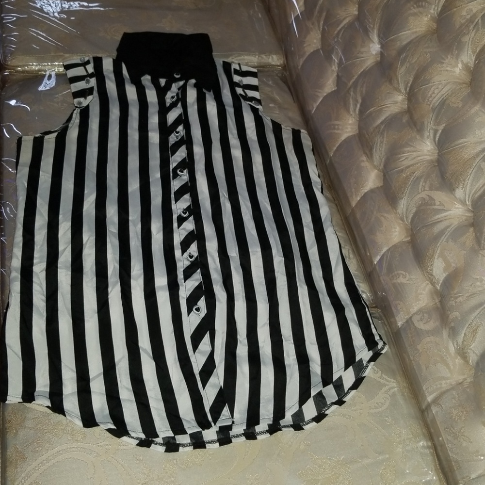 Striped top with shoulder jewels